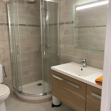 - A 250m De La Mer- 3 Pieces 45m2 Saint Aygulf