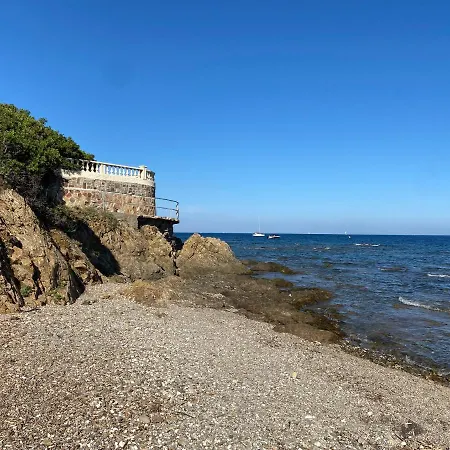 - A 250m De La Mer- 3 Pieces 45m2