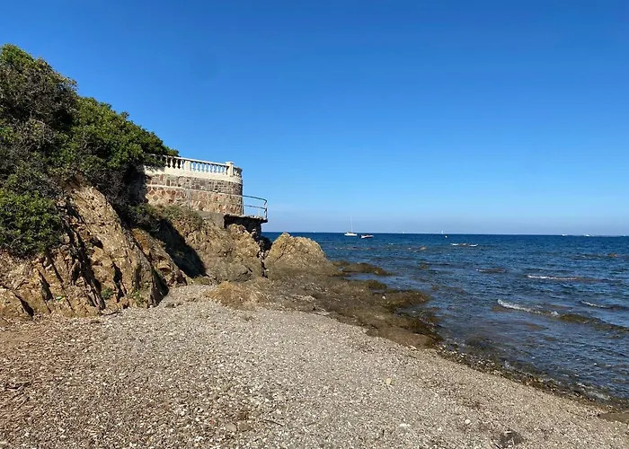 - A 250m De La Mer- 3 Pieces 45m2